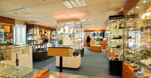 Well established Jewellers located on the Fylde coast Photo 11