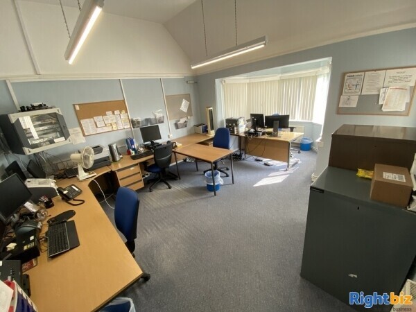 π Healthcare Facility for sale π Codsall, WV8 #healthcentre #dentalpractice #carehome #eyeclinic Photo 11