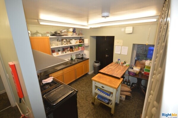 Popular and neatly presented café & coffee shop in the beautiful town of Dunblane (ref 1408) Photo 10