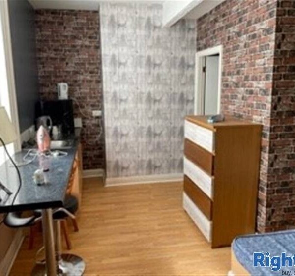 Superb Opportunity for City Centre Located Leasehold Business Photo 11