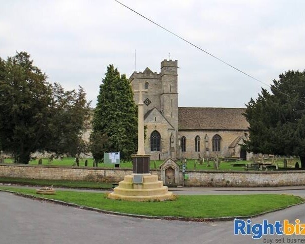 GLOUCESTERSHIRE - COTSWOLD STONE VILLAGE CENTRE INN REFURBISHED TO HIGH STANDARD WITH FIVE LETTING Photo 11