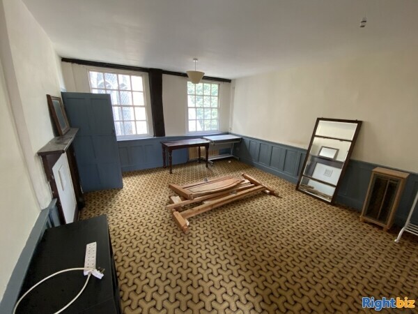 GLOUCESTER CITY CENTRE- HISTORIC PUBLIC HOUSE AND LIVE MUSIC VENUE Photo 11
