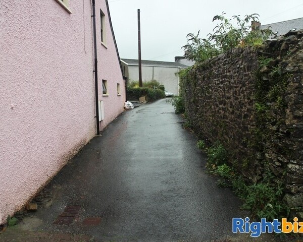 CEREDIGION - CASTLE HOTEL, LAMPETER - FORMER COACHING INN WITH 9 LETTING BEDROOMS Photo 11