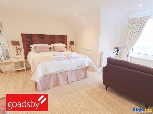 Superb Home & Income B&B - Views to Lyme Bay Photo 11