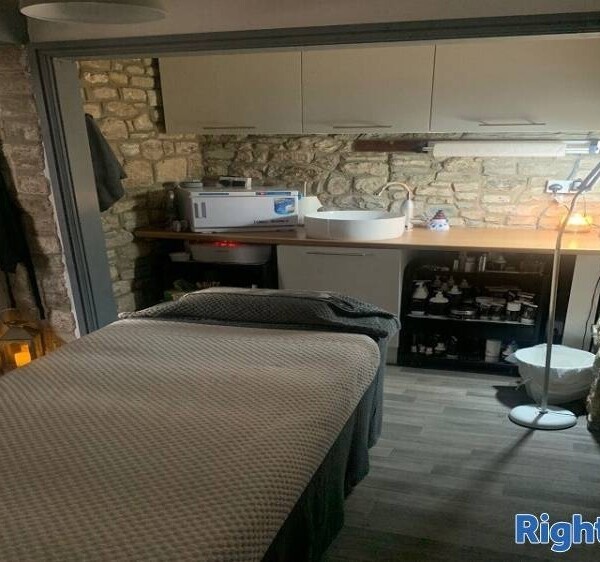 Well established Beauty Treatment business for sale Photo 11