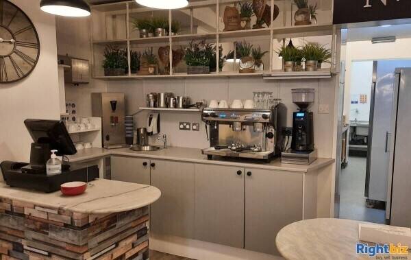Well-known and Popular Licensed Café Photo 11