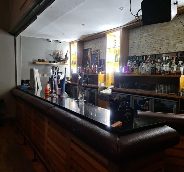 FREEHOLD Detached Bar in a Busy Market Town on the Outskirts of Leeds - Leasehold available Photo 11