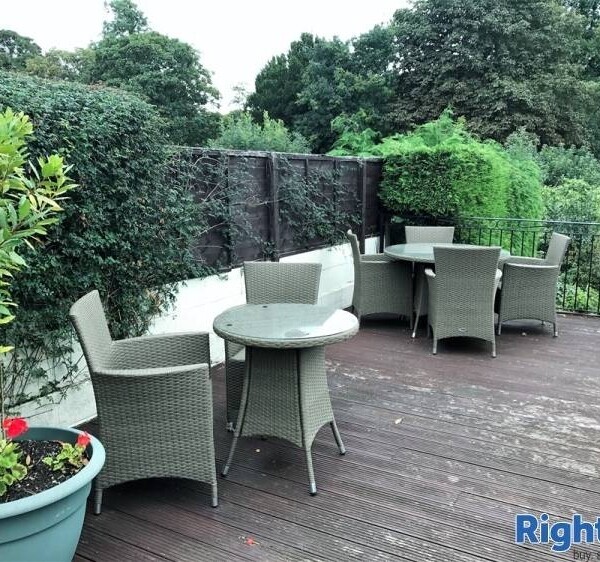 Outstanding East Devon Guest House For Sale in Sidmouth Photo 11