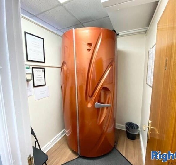 Leasehold Tanning Salon Located In Bloxwich Photo 11