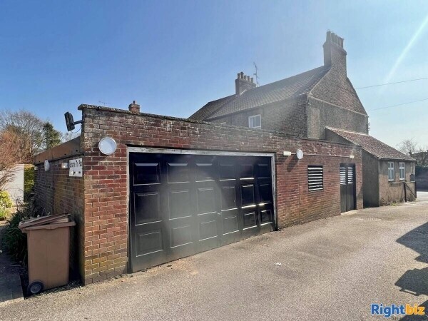 EAST RIDING OF YORKSHIRE - EXCELLENT PUB IN THE POPULAR VILLAGE OF WETWANG Photo 11