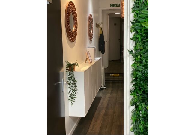 Well established Beauty Treatment business in Eastleigh for sale Photo 11