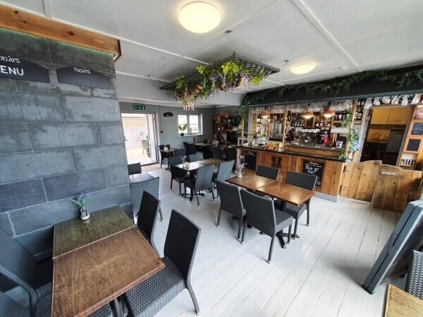 STUNNING TEA ROOMS/BISTRO/CAFÉ WITH FULL A3 & ALCOHOL LICENCE Photo 11