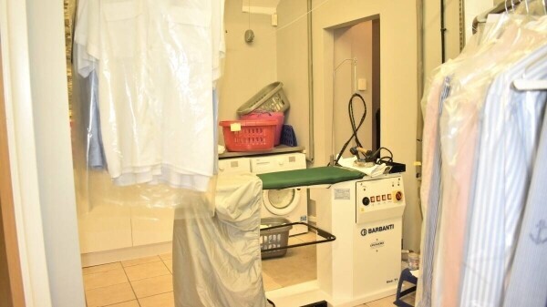 TWO DRY CLEANING RECEIVERS FOR SALE, HIGH TUNOVER Photo 11