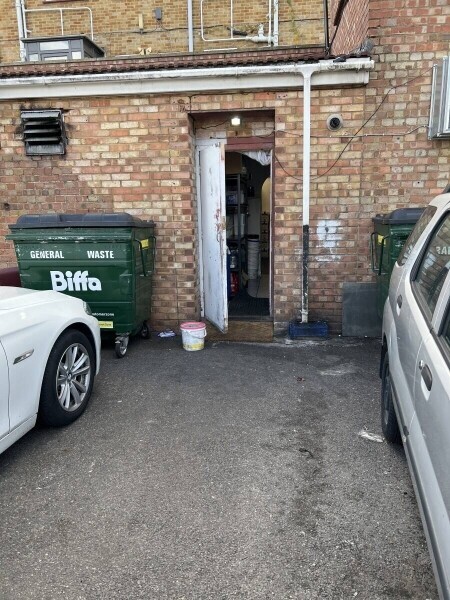 Take away fish and chips - pizza - kebab shop located in Feltham Photo 11