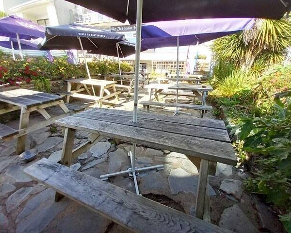 PEMBROKESHIRE (SAUNDERSFOOT) - RENOWNED BAR & RESTAURANT LEADING ON TO BEACH Photo 11