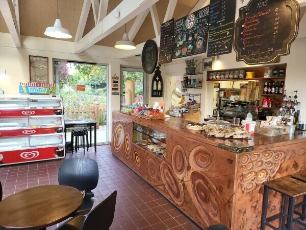 Leasehold pizzeria and coffee shop for sale Photo 11