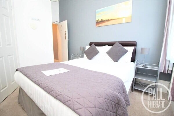 Beautifully decorated, family-run bed and breakfast with 8 bedrooms - Great Yarmouth, Norfolk. Photo 11