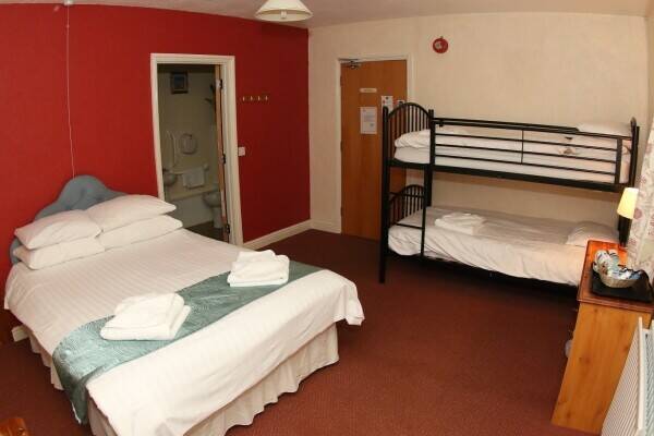 Substantial and Impressive Detached Inn, Restaurant and Hotel With 12 Letting Rooms Photo 11
