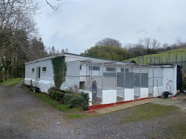 Under Offer: Recently Closed Licensed Boarding Kennels - Gwynedd Photo 11
