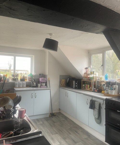 £9,500 P/WEEK STORE WITH 2 BED FLAT, NR NEWPORT, SOUTH WALES Photo 11