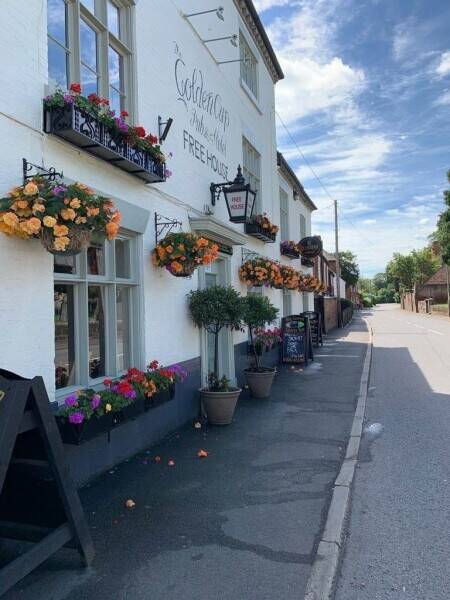 SOUTH STAFFORDSHIRE - OUTSTANDING VILLAGE FREEHOUSE Photo 11
