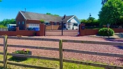 LUXURY PET HOTEL - LANARKSHIRE / FREEHOLD OPPORTUNITY Photo 11