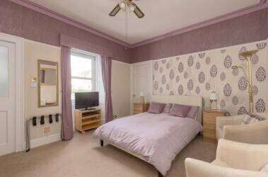 Well presented B&B/family home located within affluent seaside town close to all amenities. Photo 11