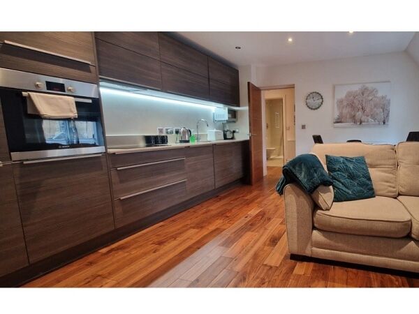 Beautifully Presented Holiday Letting For Sale Photo 11