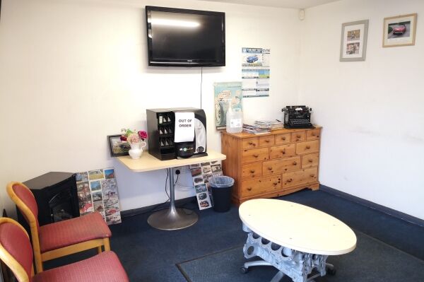 New Price! Garage & MOT Test Centre Photo 11