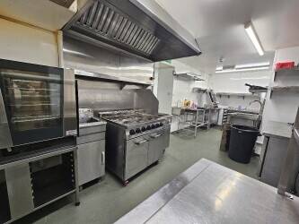 Exceptionally Well Equipped & Presented 100 Cover Town Centre Restaurant & Bar Premises Photo 11
