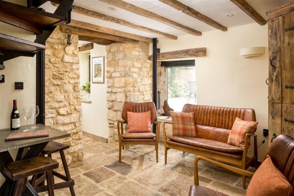 Boutique Cotswolds Tearooms and Bed & Breakfast For Sale For Sale in Chipping Campden Photo 11