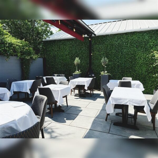 THRIVING BRITISH GASTROPUB AND LIVE ENTERTAINMENT Photo 11