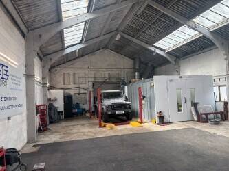 Independent Car Body Repair Centre Photo 11