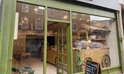 Excellent reputation Coffee & bubble tea & Banhmi Shop for sale in Spitalfields E1 London Photo 1
