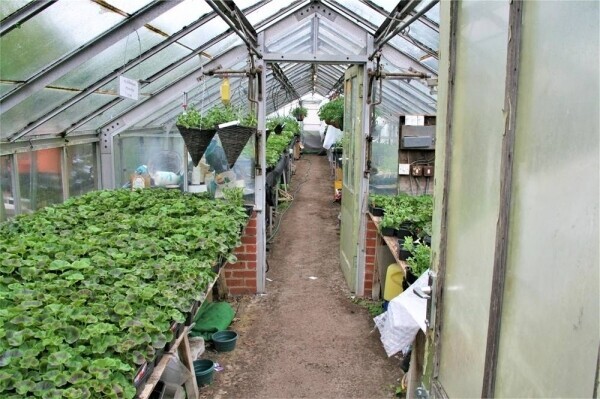Garden Centre & Horticulture For Sale in Liversedge Photo 12