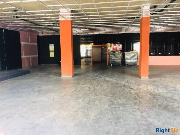 Shop New instruction in Greenford Leasehold Photo 12