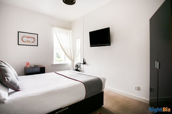 Corner Hotel for Sale - Well presented town centre Hotel for sale in golfing Mecca Photo 12