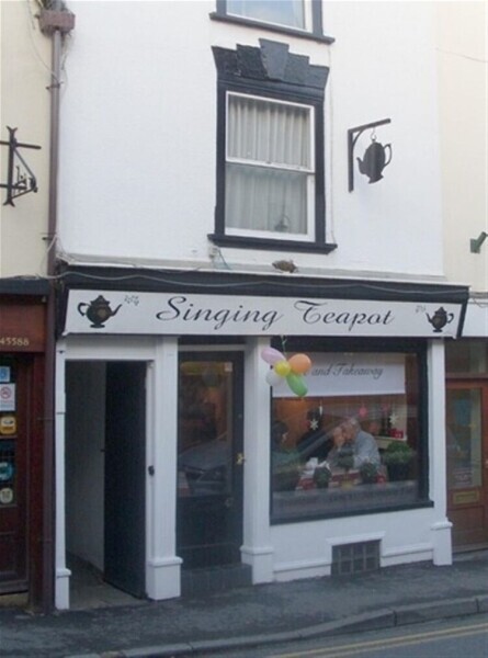 SHOP PREMISES prime central location WOTTON-UNDER-EDGE Photo 12