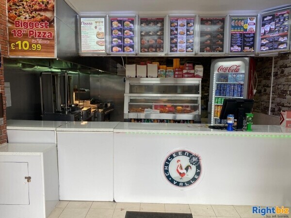 Pizza and chicken shop  Photo 12