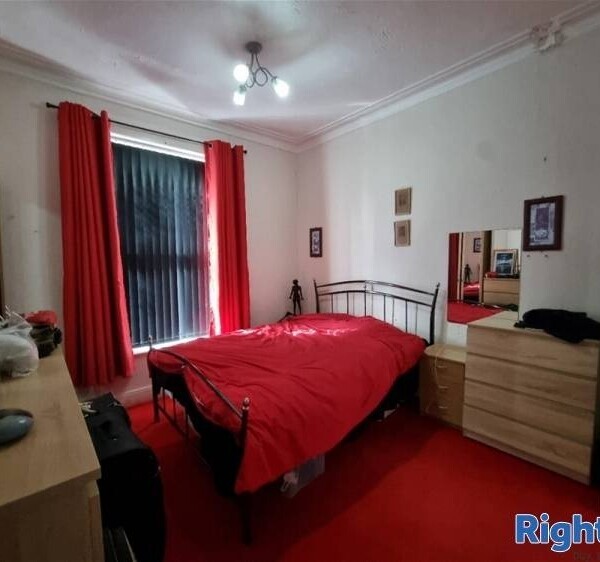 Beautifully Renovated Modern Bar with Comfortable Atmosphere & Accomodation Photo 12