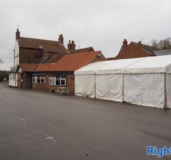 Licenced Trade, Pubs & Clubs For Sale in Retford Photo 12