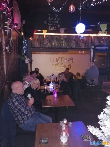 Craft Ale and Gin Bar + 2 extra floors with Bath room and possible living accommodation. Photo 12