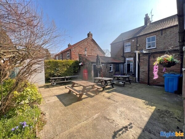 EAST RIDING OF YORKSHIRE - EXCELLENT PUB IN THE POPULAR VILLAGE OF WETWANG Photo 12
