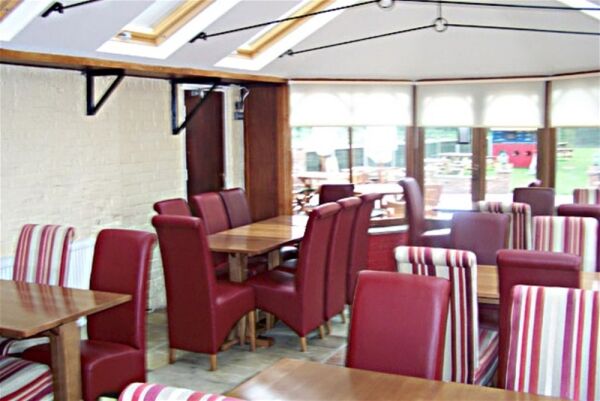 PUBLIC HOUSE & RESTAURANT in riverside village EAST YORKSHIRE Photo 12