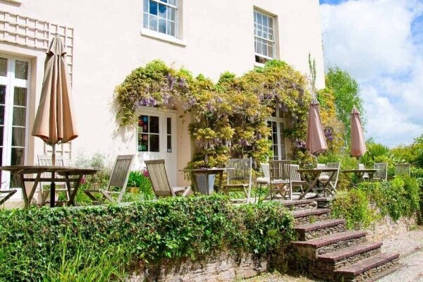 A beautiful, fully restored Georgian hotel for sale in the West Country. Photo 12