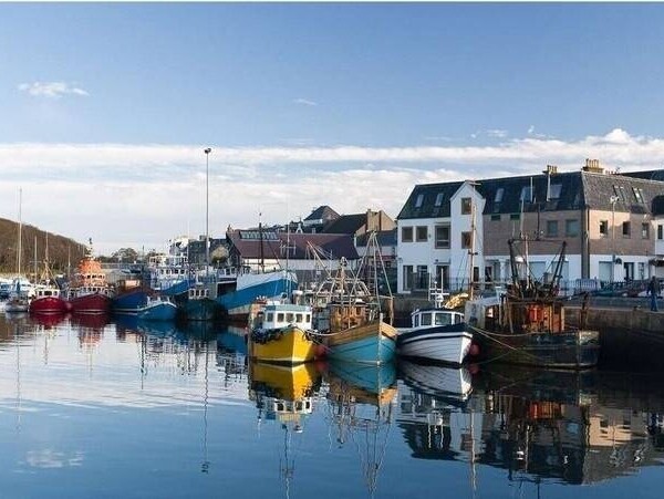 Highly Attractive 8-Bedroom Guest House and Self-Catering Unit Set in Stornoway Photo 12