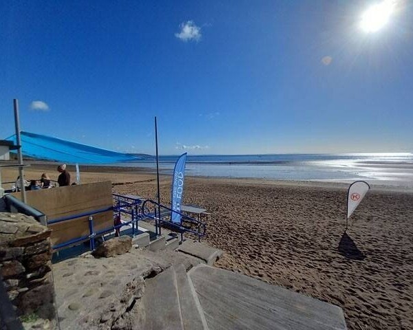 PEMBROKESHIRE (SAUNDERSFOOT) - RENOWNED BAR & RESTAURANT LEADING ON TO BEACH Photo 12