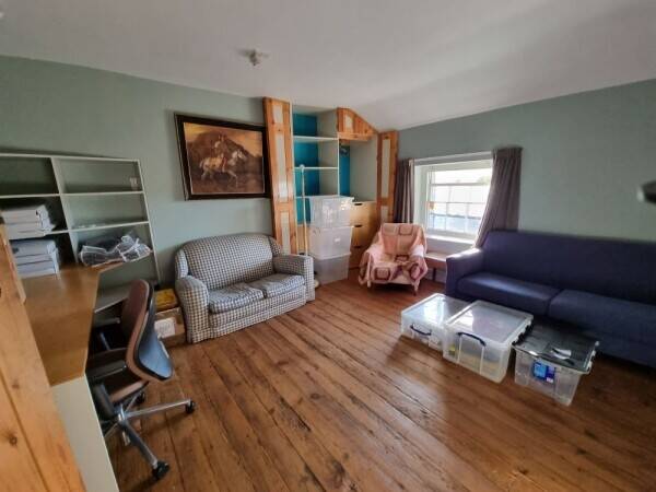 Elegant Freehold Hay on Wye Georgian Townhouse and Retail Business For Sale Photo 12