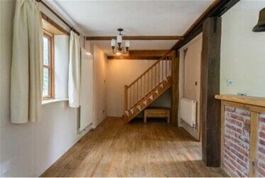 Stunning 6 bedroom home - Caravan and Camping site - Wiltshire Photo 12