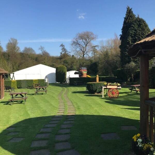 SOUTH STAFFORDSHIRE - OUTSTANDING VILLAGE FREEHOUSE Photo 12